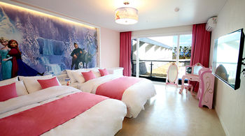 The Four Graces Resort 3*