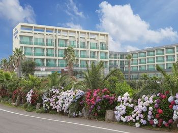 The Four Graces Resort 3*