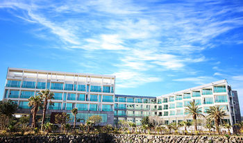 The Four Graces Resort 3*