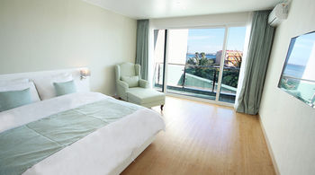 The Four Graces Resort 3*
