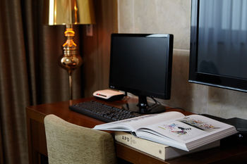 HS Tourist Hotel 3*