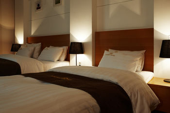 HS Tourist Hotel 3*