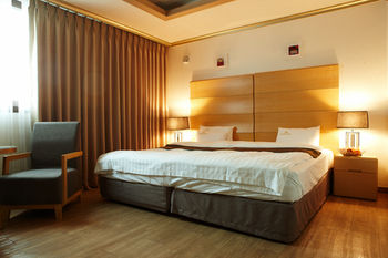 HS Tourist Hotel 3*
