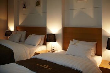 HS Tourist Hotel 3*