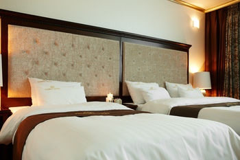 HS Tourist Hotel 3*