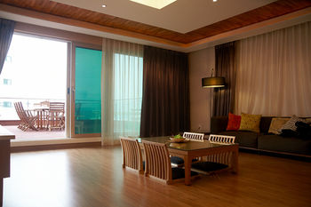 HS Tourist Hotel 3*