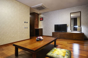 Hotel Square Ansan 4*
