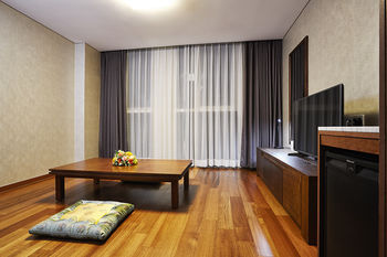 Hotel Square Ansan 4*