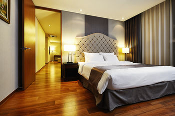 Hotel Square Ansan 4*