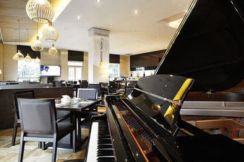 Hotel Square Ansan 4*