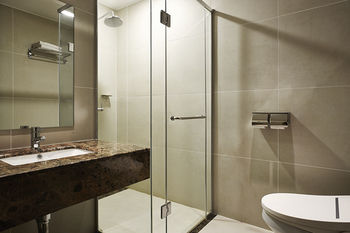 Hotel Square Ansan 4*