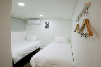 K-Guesthouse Dongdaemun Premium 2 2*