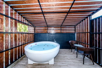Donnaekohill Resort 3*