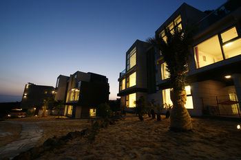 Donnaekohill Resort 3*