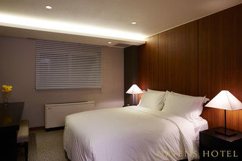 Oriens Hotel & Residences 3*
