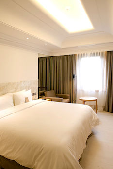 Pine Grove Hotel 3*