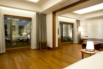 Pine Grove Hotel 3*