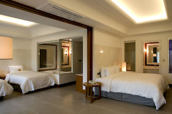 Pine Grove Hotel 3*