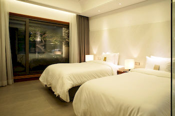 Pine Grove Hotel 3*