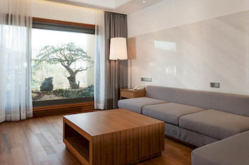 Pine Grove Hotel 3*