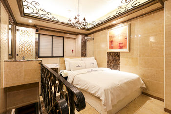 Koam Tourist Hotel 3*