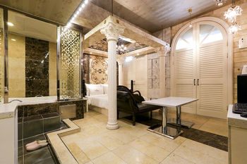 Koam Tourist Hotel 3*