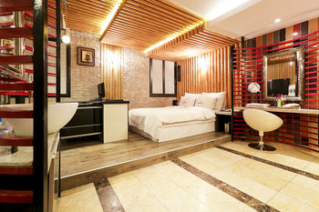 Koam Tourist Hotel 3*
