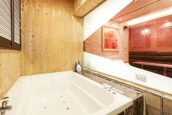 Koam Tourist Hotel 3*