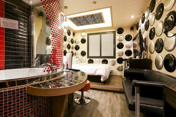 Koam Tourist Hotel 3*