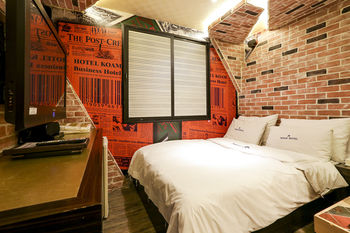 Koam Tourist Hotel 3*