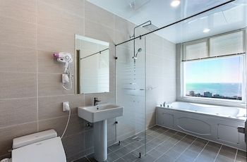Rich Hotel 3*