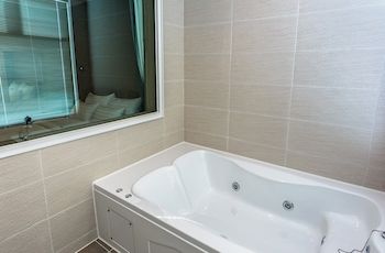 Rich Hotel 3*