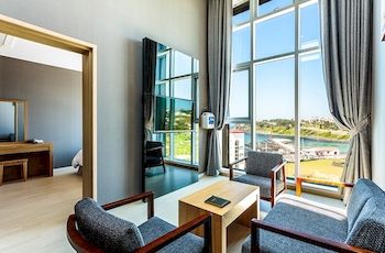 Rich Hotel 3*