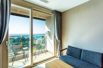 Rich Hotel 3*