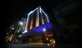 Hotel BUTI & 2*