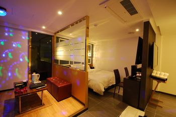 Hotel BUTI & 2*
