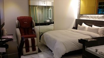 Hotel BUTI & 2*