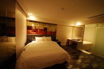 Hotel BUTI & 2*