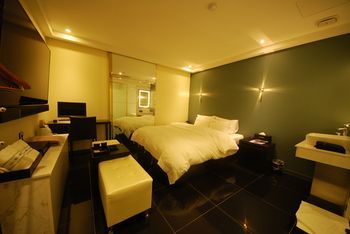 Hotel BUTI & 2*
