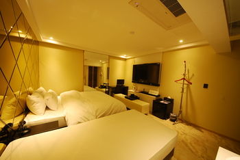 Hotel BUTI & 2*