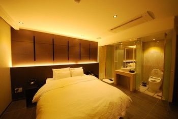 Hotel BUTI & 2*