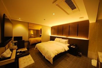 Hotel BUTI & 2*