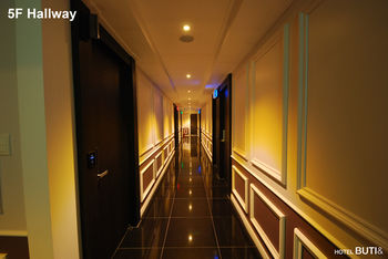 Hotel BUTI & 2*