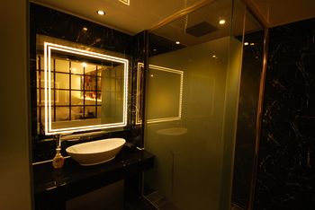 Hotel BUTI & 2*