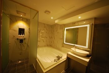 Hotel BUTI & 2*