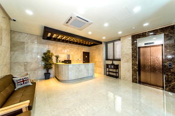 Zamong Hotel 2*
