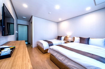 Zamong Hotel 2*