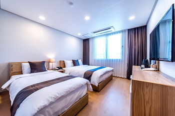 Zamong Hotel 2*