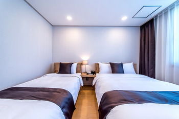 Zamong Hotel 2*