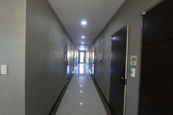 Zamong Hotel 2*